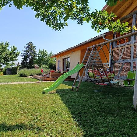 Studio Avec Terrasse Au Calme Jayat Εξωτερικό φωτογραφία