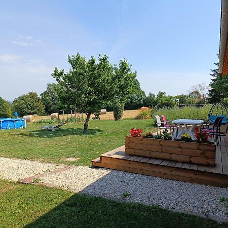 Studio Avec Terrasse Au Calme Jayat Εξωτερικό φωτογραφία