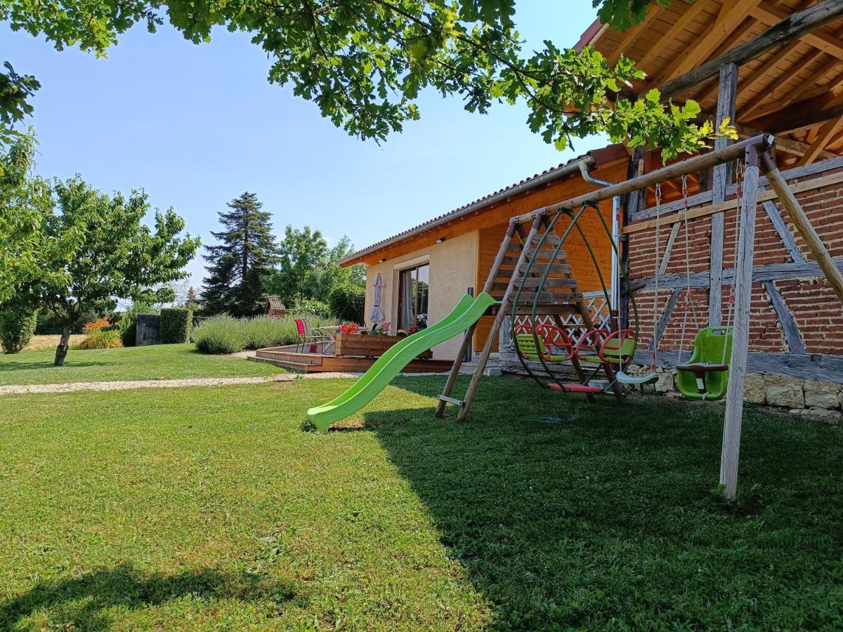 Studio Avec Terrasse Au Calme Jayat Εξωτερικό φωτογραφία