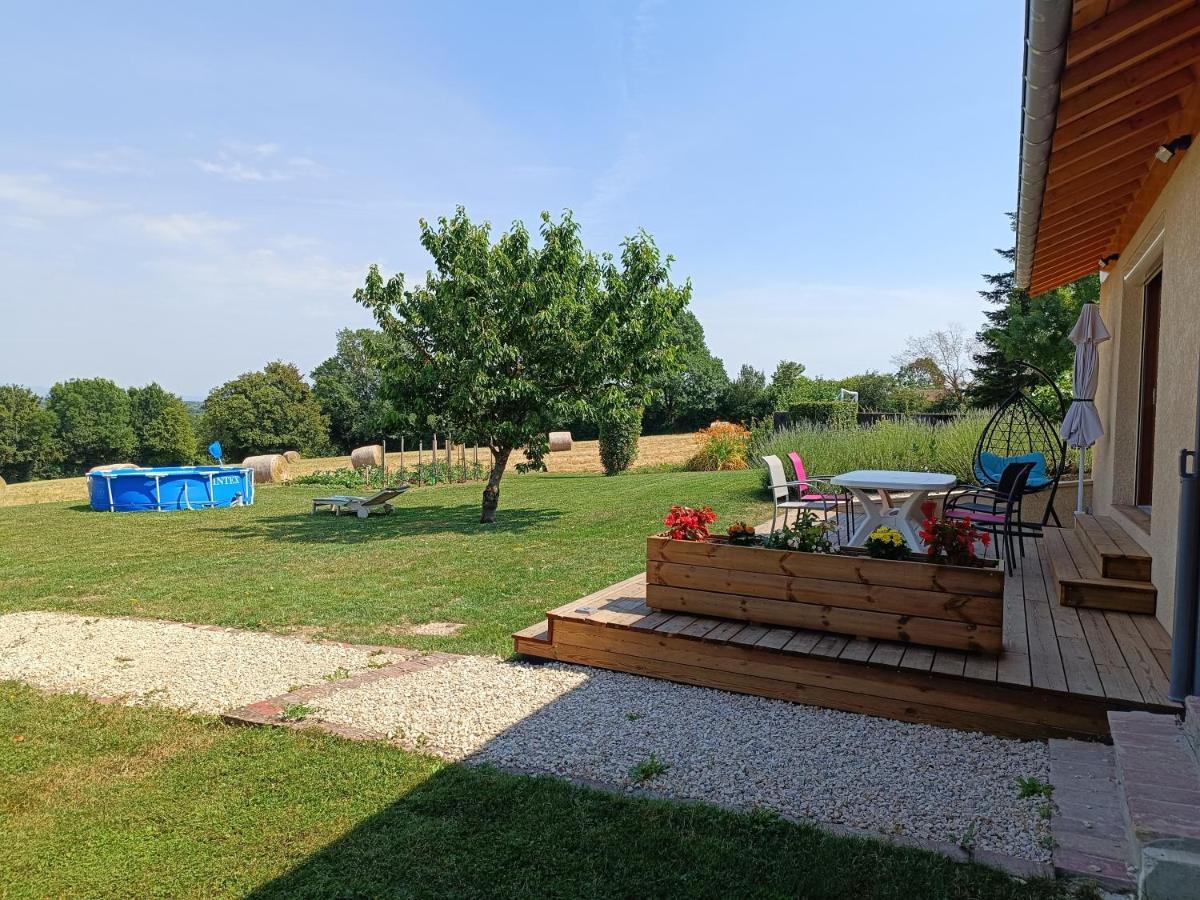 Studio Avec Terrasse Au Calme Jayat Εξωτερικό φωτογραφία